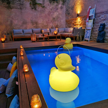 Mini-piscine dans un jardin de ville