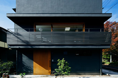 This is an example of a modern exterior in Tokyo Suburbs.