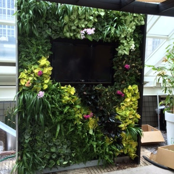 Green Living Technolgies Live Walls/Urban Agriculture and Green Roofs