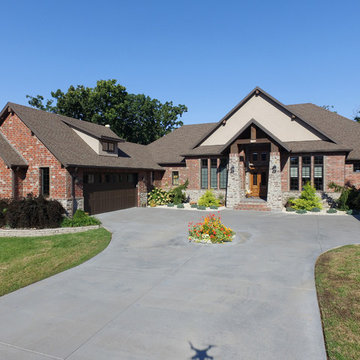 Spring Hill - TAMKO Heritage shingles in Weathered Wood
