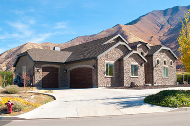 Mid-century modern exterior home idea in Salt Lake City