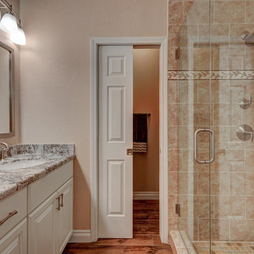 Traditional Master Bath in Subdued Tones