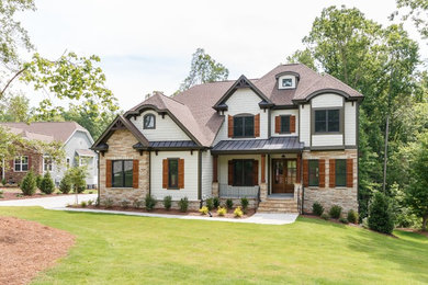 Design ideas for an arts and crafts home design in Raleigh.