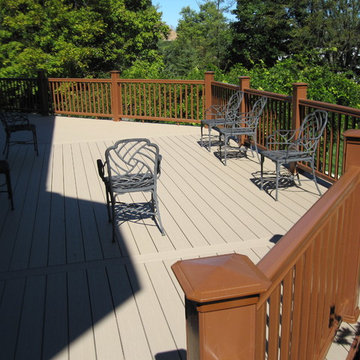 Columbus TimberTech deck in Sandridge with Mountain Cedar Radiance railings