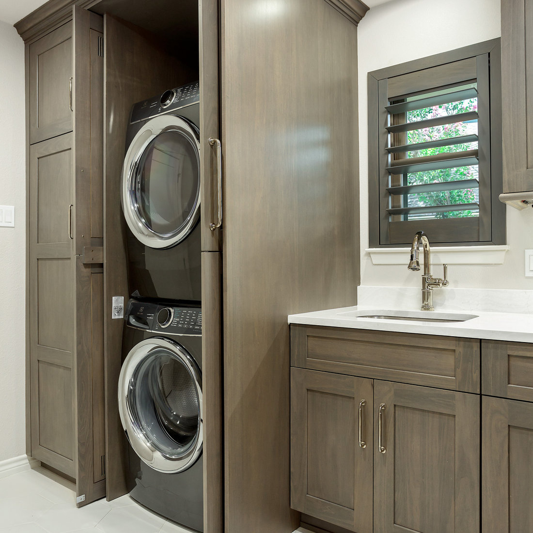 Preston Hollow | Over Downs | Laundry