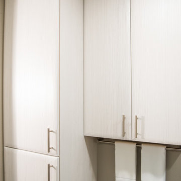 Contemporary and Organized Bathroom