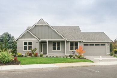 Elegant home design photo in Portland