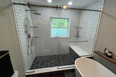 Bathroom - modern bathroom idea in New York