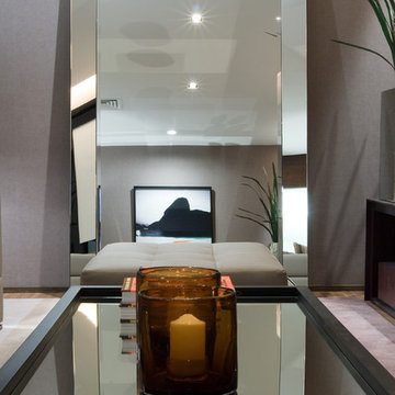UltraMirror Glass