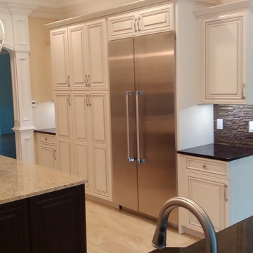 Transitional Black and White Kitchen