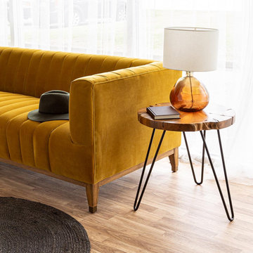 Natura Hairpin Round Accent Table