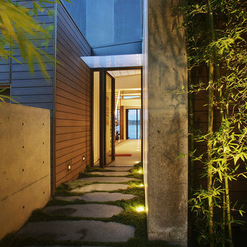 Lake House Residence