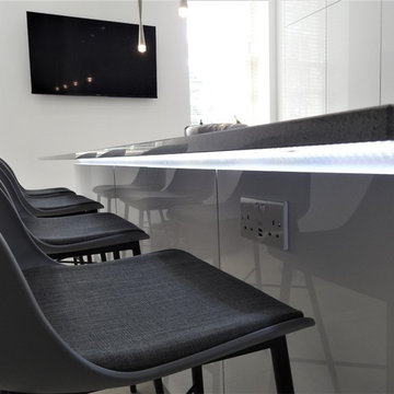 Bright and Modern Kitchen with fantastic clean lines