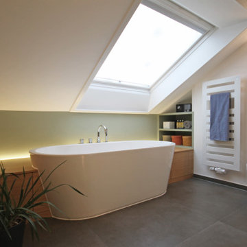 Dachgeschoss mit Schlafzimmer und Wellnessbad