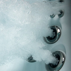 Jacuzzi Jets & Features - Hot Tubs