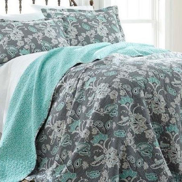 Reversible Coverlets and Quilts (Sets)