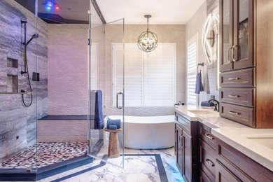 Bathroom - bathroom idea in Los Angeles