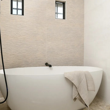 Grande soaking tub