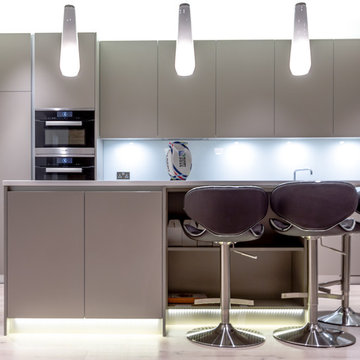 Hampton Court Bespoke Modern Kitchen