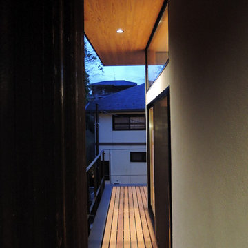 墨色のモダンな住まい