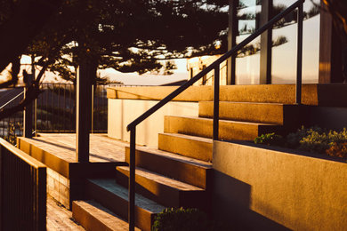 Design ideas for a contemporary backyard garden in Wollongong.