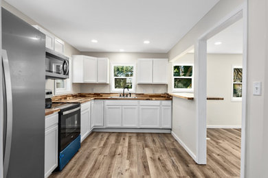 Trendy kitchen photo in St Louis