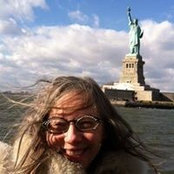 Holly Hunt's photo