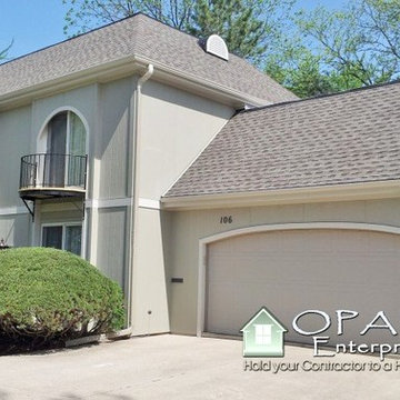 Monterey Taupe Vertical Hardie Siding & Andersen Arch Windows in Glen