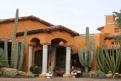 Inspiration for a large southwestern landscaping in Phoenix.