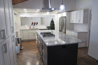 Inspiration for a transitional kitchen remodel in Cleveland