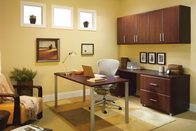 Elegant home office photo in Detroit