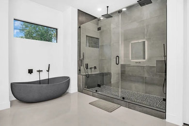 Example of a bathroom design in Other