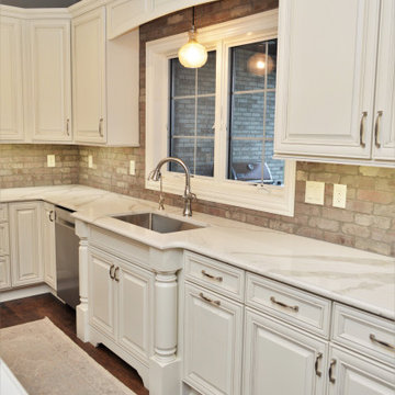 Lowell, IN. Haas Signature Collection. Elegant Traditional Style Kitchen
