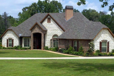 Inspiration for a timeless exterior home remodel in New Orleans