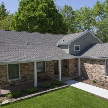 Can't go wrong with classics! Monterey Taupe James Hardie Siding & GAF roofing