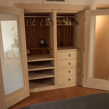 Hundley Closets