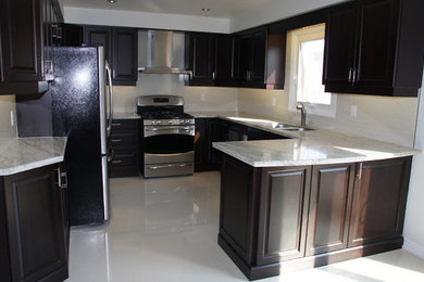 Inspiration for a timeless kitchen remodel in Toronto