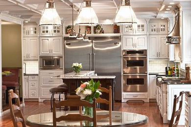 Example of a classic kitchen design in Cincinnati