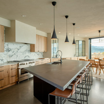 White Salmon Bluff Home