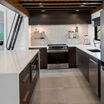 Modern Lake Cottage
