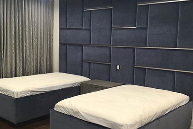 Example of a minimalist bedroom design in New York