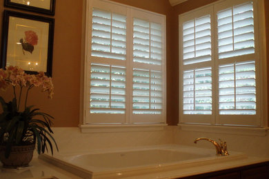Small elegant master bathroom photo in St Louis
