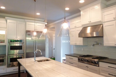 Kitchen - transitional kitchen idea in Seattle