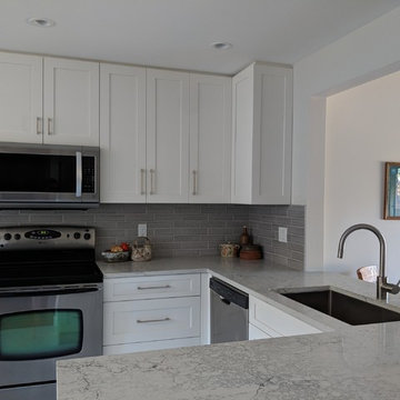 Small Transitional Kitchen
