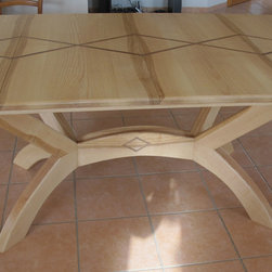 Table de salle &agrave; manger en Fr&ecirc;ne - Dining Tables