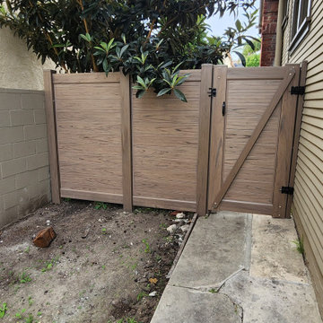 Outdoor Vinyl Gate and Fence