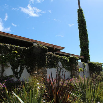 Copper Rain Gutters, Brentwood, K-5 with Round Downspouts and Heavy Rain Chain