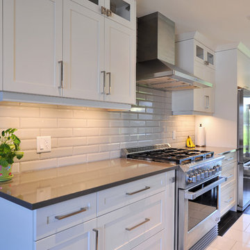Transitional Kitchen in Ottawa, Ontario
