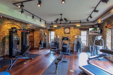 Home gym photo in Houston