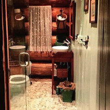 Log Cabin 2nd Floor Small Bathroom